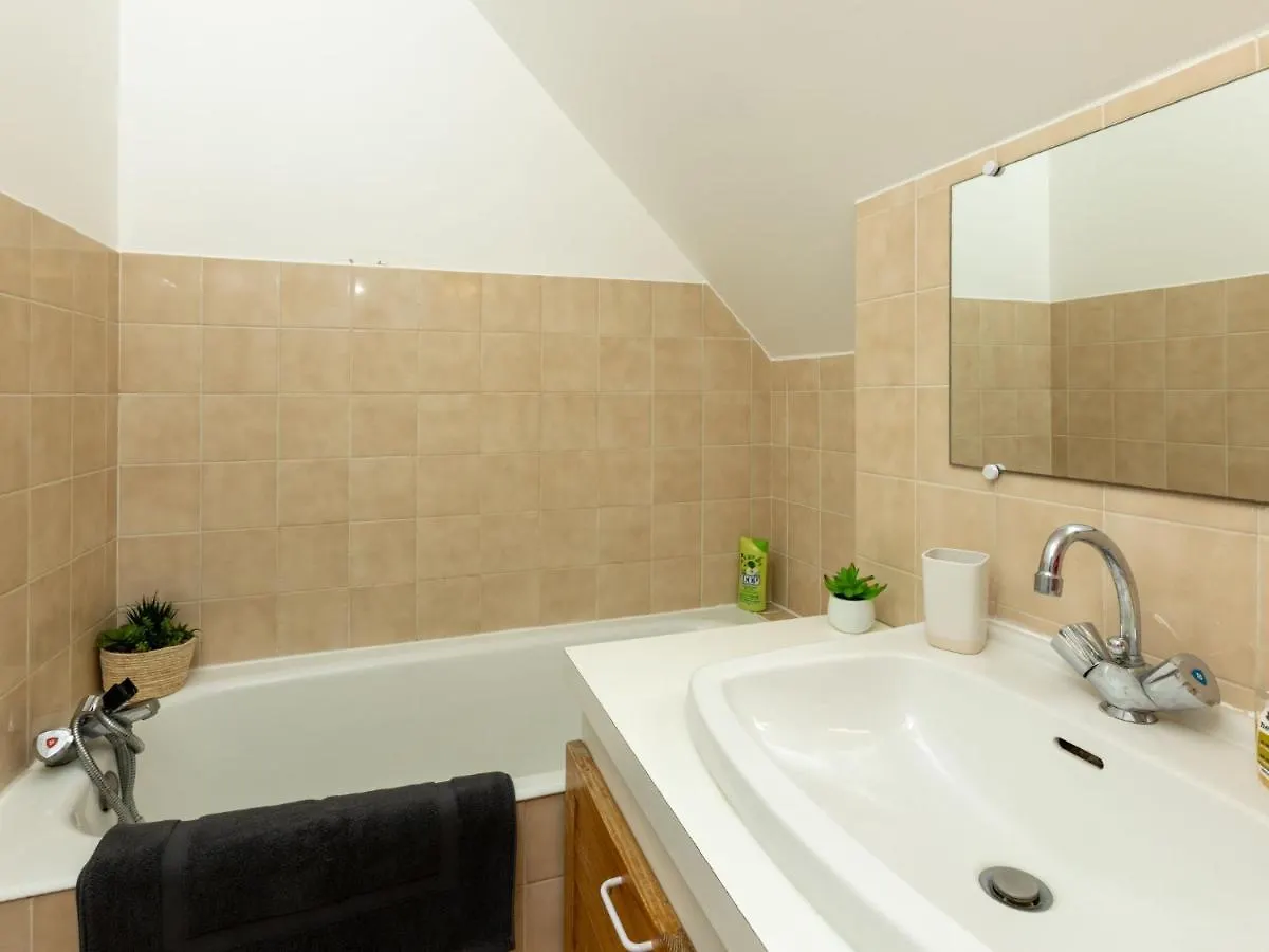 Apartment Saint Sieu By Interhome Lancieux Francia